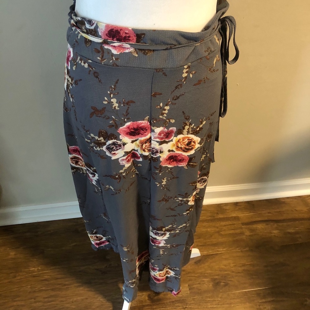NWOT Slimming Floral Long Wrap Around Skirt - Picture 6 of 16